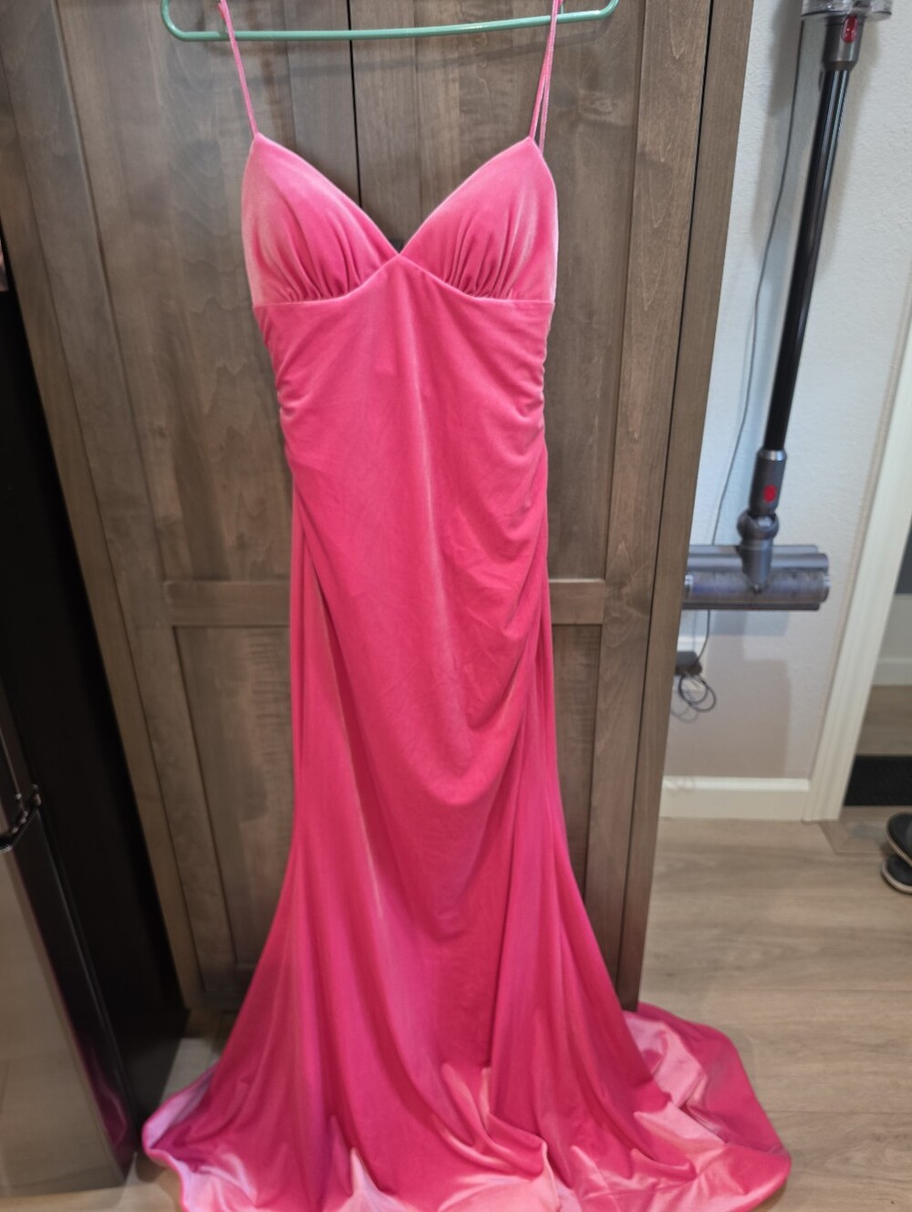 Rachel Allan 70457 Hot Pink Velvet Prom Gown Size 6 NWT $478 - Picture 2 of 9
